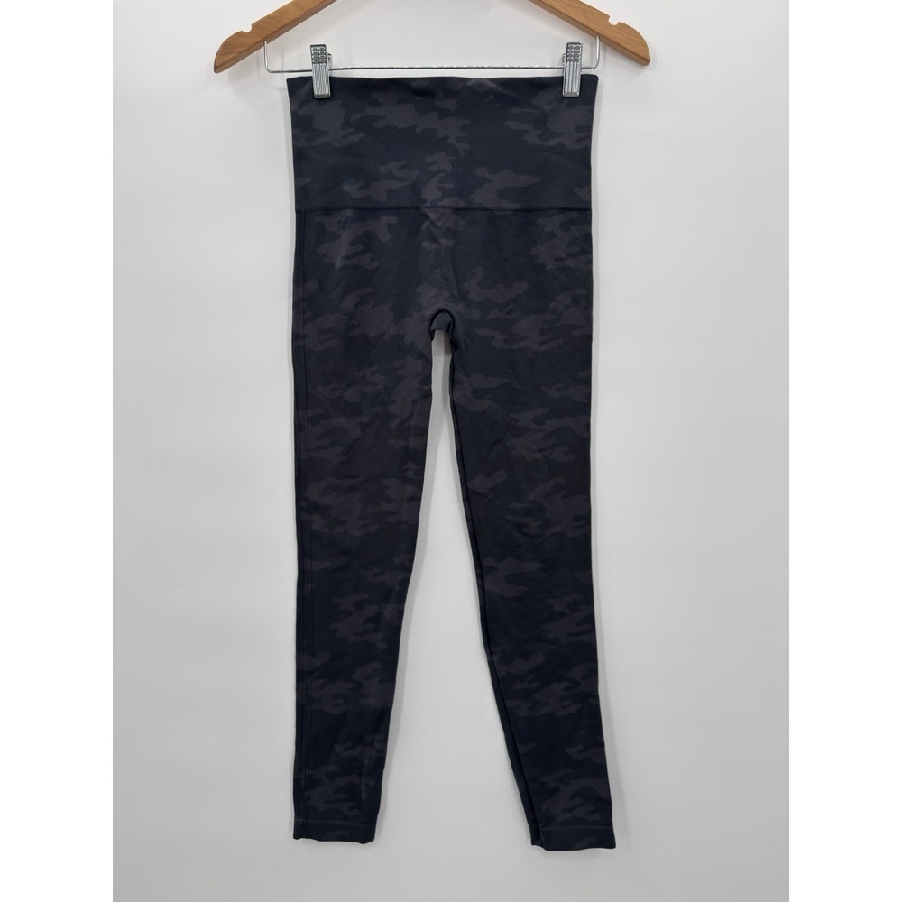 SPANX Leggings Black Camo Women's Size Medium Compression - Picture 2 of 5